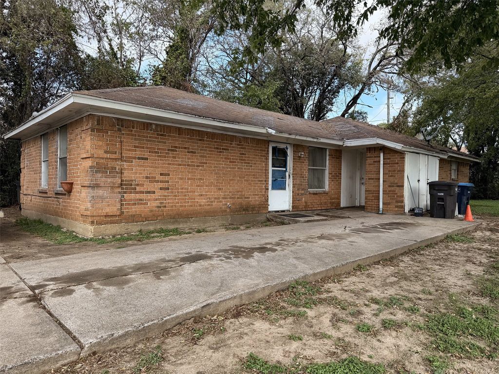 5332 Helmick Avenue, Fort Worth, TX 76107 — exterior