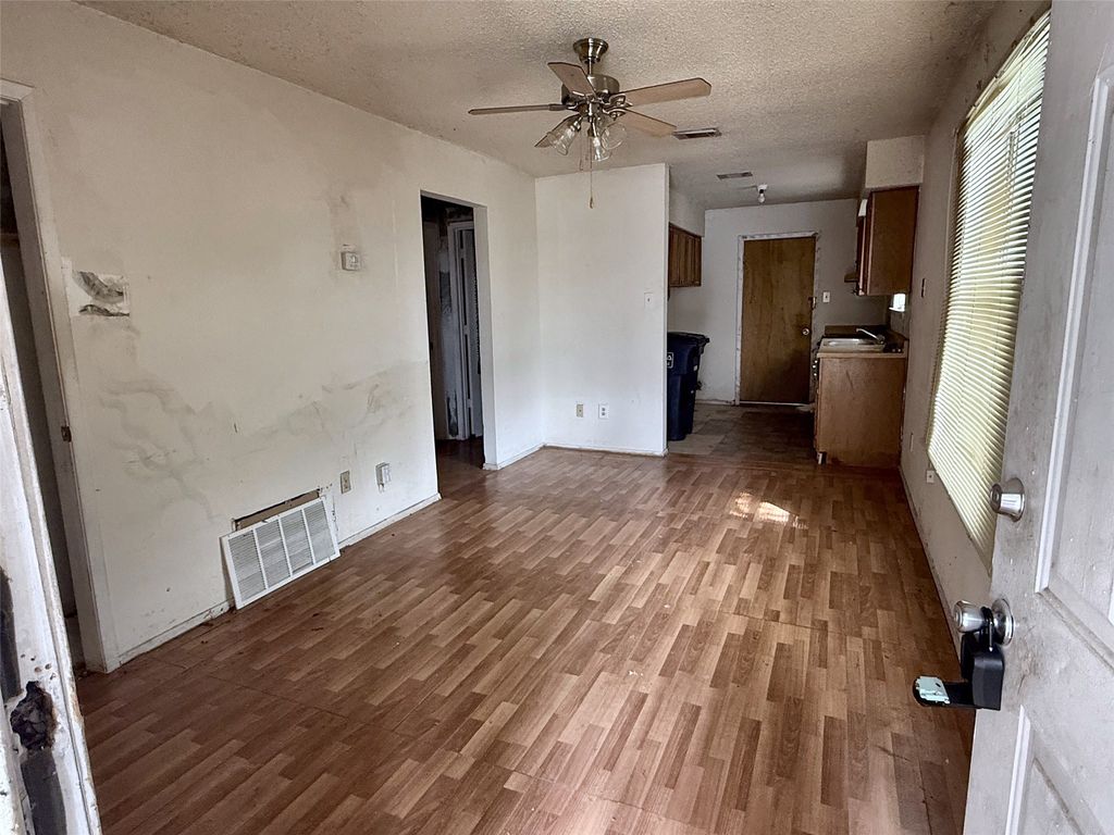 5332 Helmick Avenue, Fort Worth, TX 76107 — photo 3