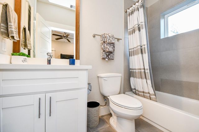 2010 Saint Charles Street, Houston, TX 77003