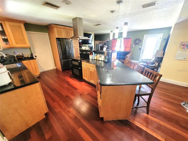 5203 PRESIDENTIAL STREET, Seffner, FL 33584