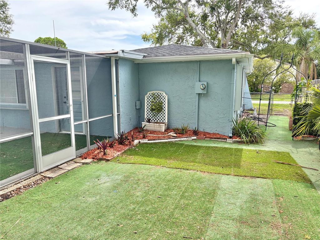Image 40 of property listing at 8938 COCHISE LANE, Port Richey, FL 34668