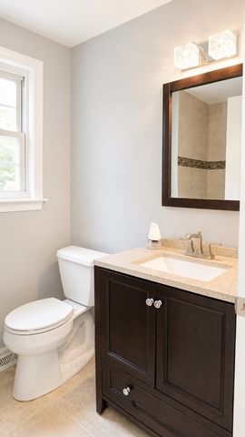 18 Andrea Dr 18, Canton, MA 02021