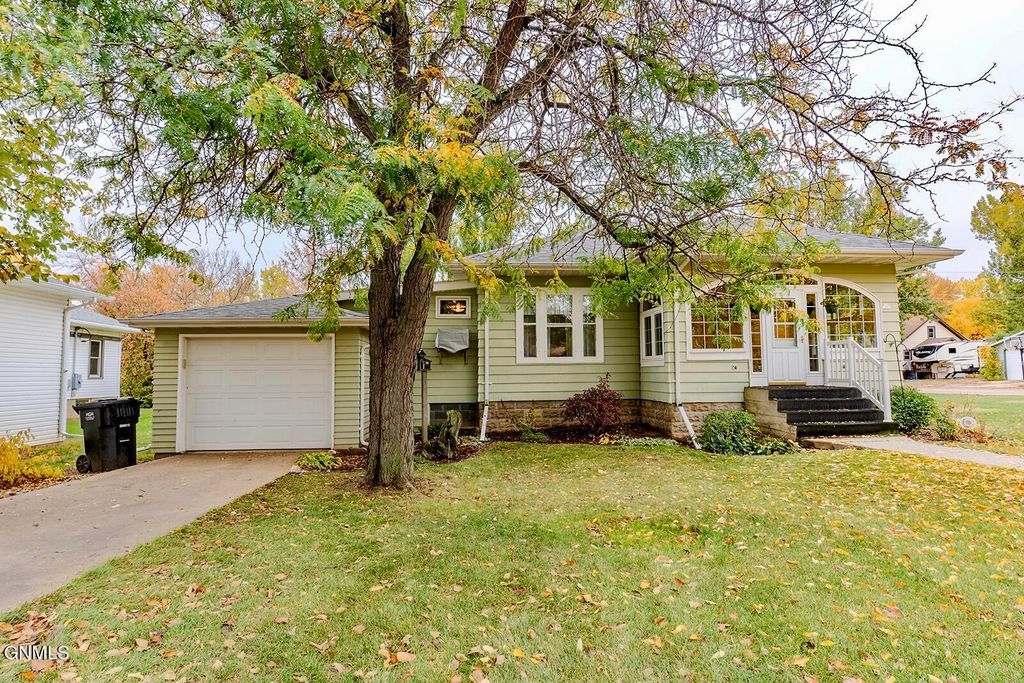211 Ertel Avenue, Taylor, ND 58656 photo 2