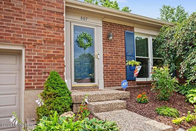 807 Exmoor Ave, Louisville, KY 40223