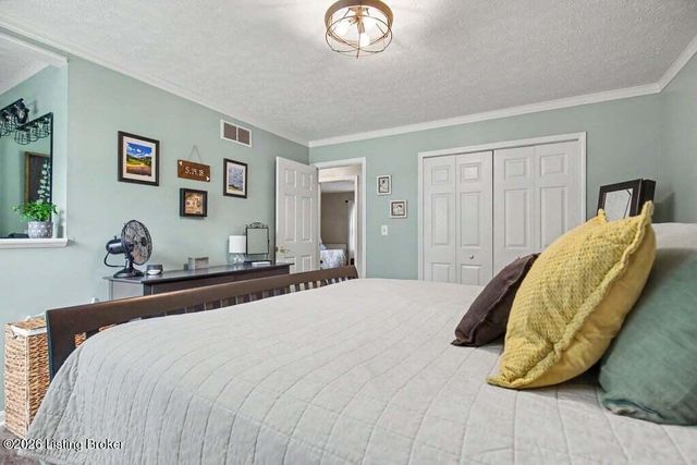 807 Exmoor Ave, Louisville, KY 40223