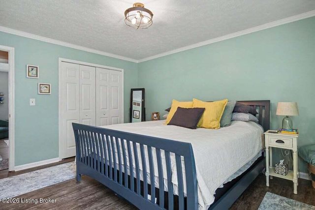 807 Exmoor Ave, Louisville, KY 40223