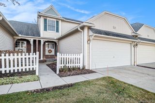 620 Shoreline Drive, Fenton, MI 48430