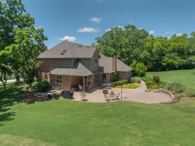 1300 Oak Springs Lane, Edmond, OK 73034