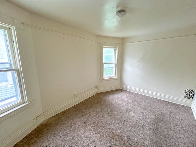 33 Finch Street, Rochester, NY 14613