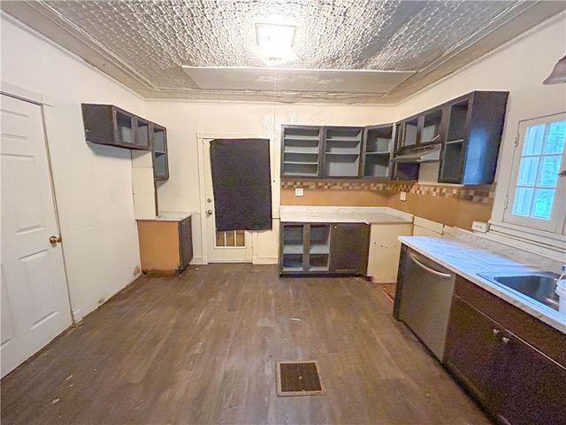 33 Finch Street, Rochester, NY 14613
