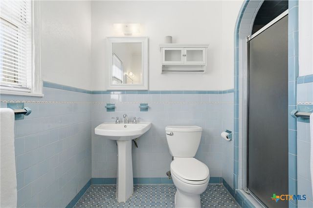 606 College Street, Gatesville, TX 76528