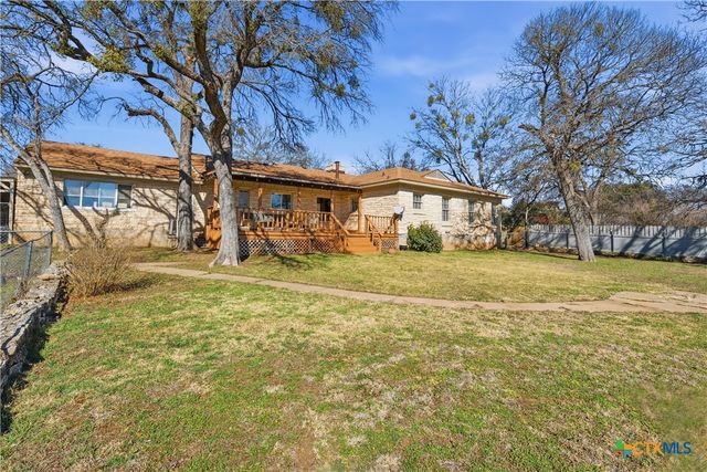 606 College Street, Gatesville, TX 76528