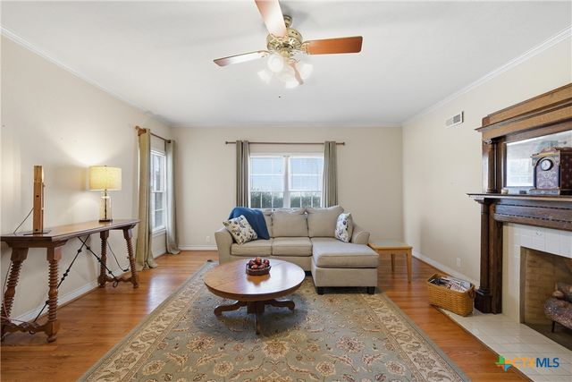 606 College Street, Gatesville, TX 76528