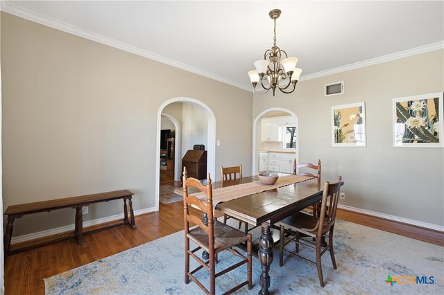 606 College Street, Gatesville, TX 76528