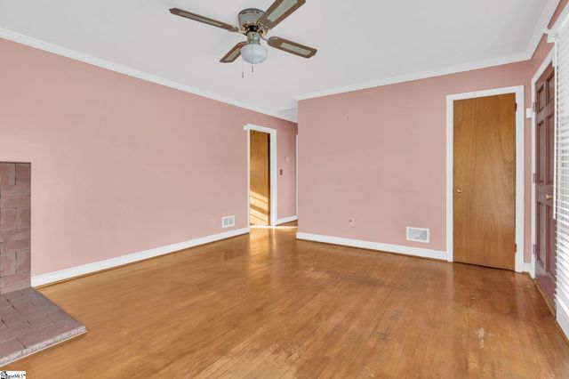 8819 White Horse Road, Greenville, SC 29617