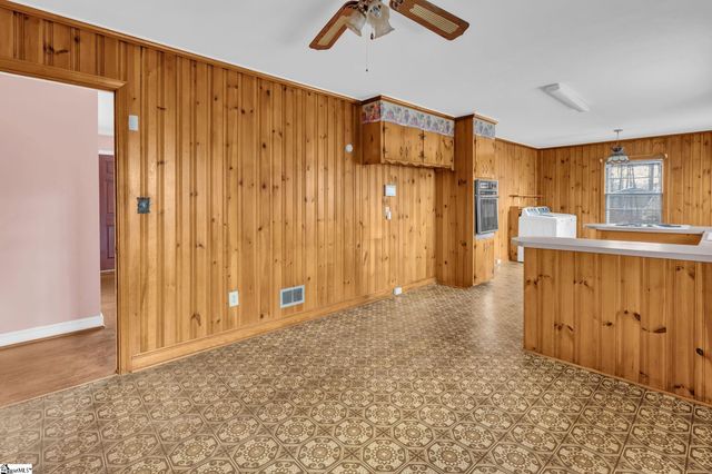 8819 White Horse Road, Greenville, SC 29617