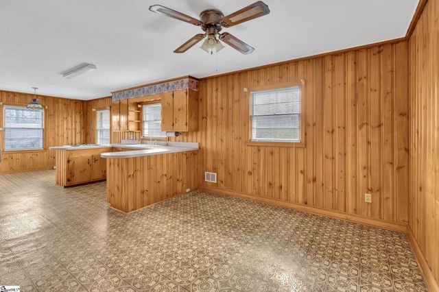 8819 White Horse Road, Greenville, SC 29617