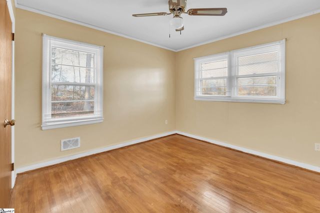 8819 White Horse Road, Greenville, SC 29617