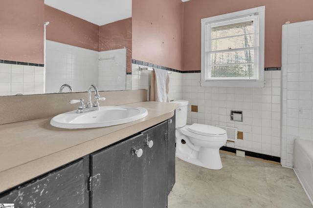 8819 White Horse Road, Greenville, SC 29617