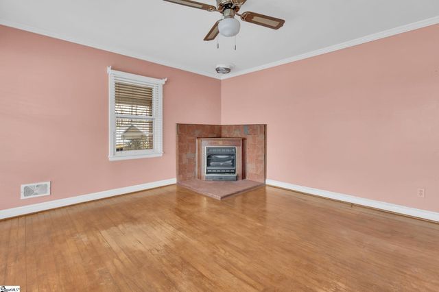 8819 White Horse Road, Greenville, SC 29617