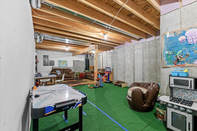 2230 E NEEDLE CT, Columbia, MO 65202