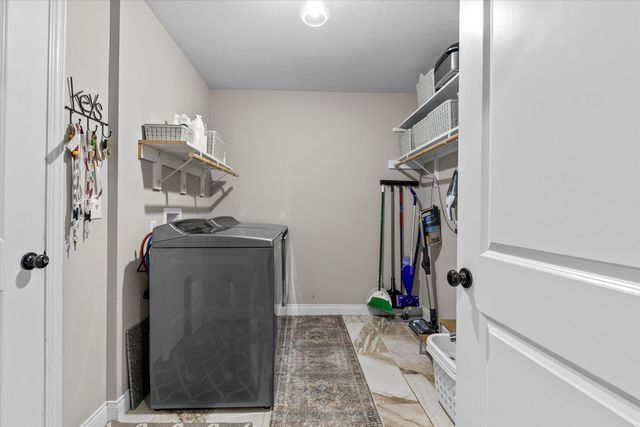 2230 E NEEDLE CT, Columbia, MO 65202