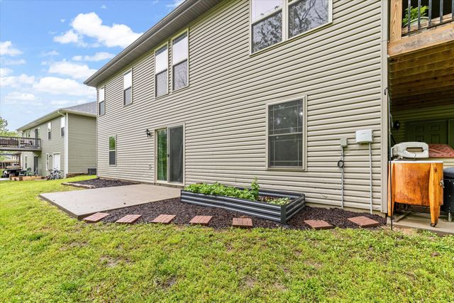 2230 E NEEDLE CT, Columbia, MO 65202
