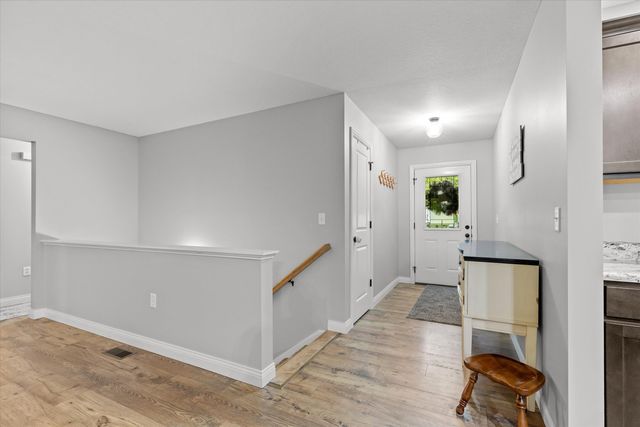 2230 E NEEDLE CT, Columbia, MO 65202