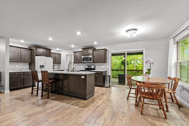 2230 E NEEDLE CT, Columbia, MO 65202