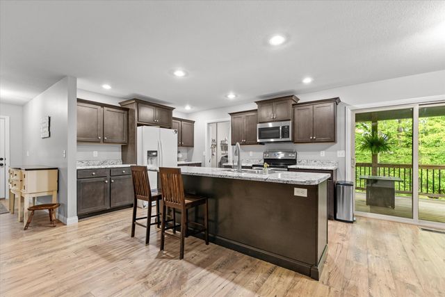 2230 E NEEDLE CT, Columbia, MO 65202