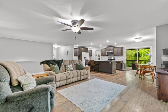 2230 E NEEDLE CT, Columbia, MO 65202
