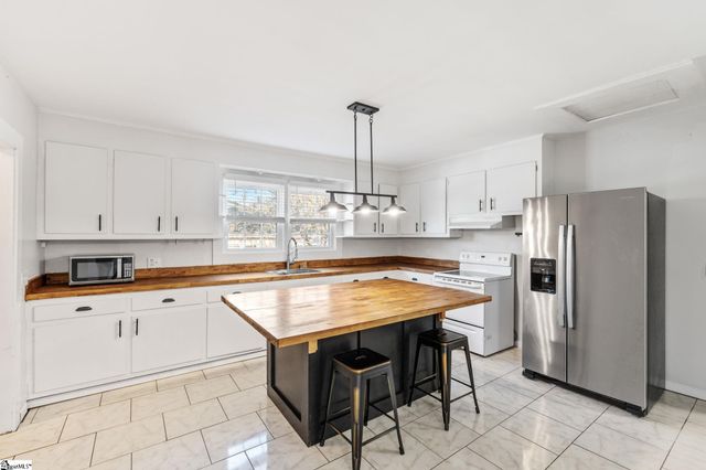 118 Park Street, Easley, SC 29640