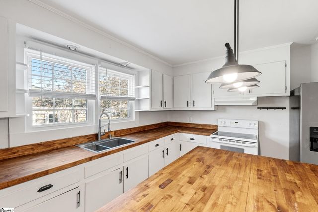 118 Park Street, Easley, SC 29640