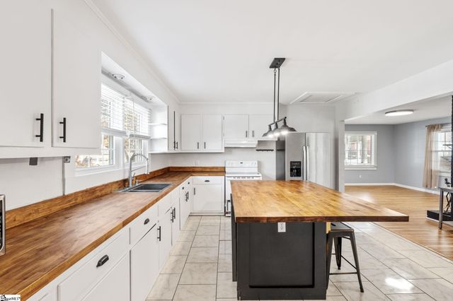 118 Park Street, Easley, SC 29640