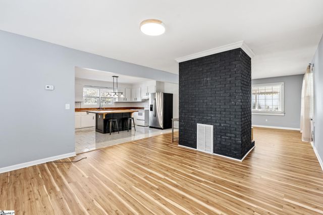 118 Park Street, Easley, SC 29640