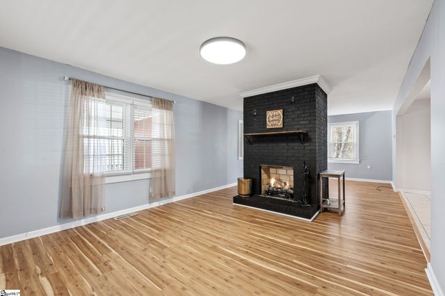 118 Park Street, Easley, SC 29640