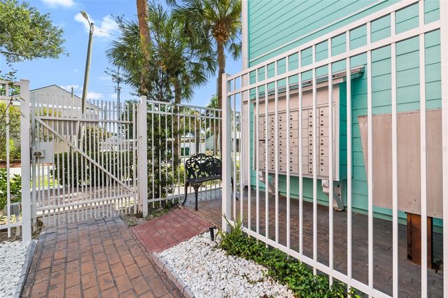3002 W CLEVELAND STREET B6, Tampa, FL 33609