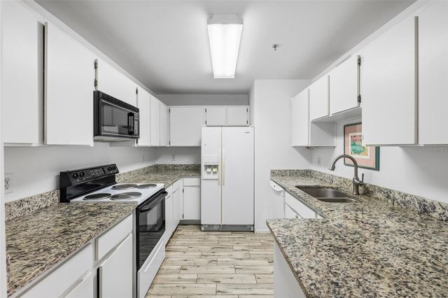 3002 W CLEVELAND STREET B6, Tampa, FL 33609