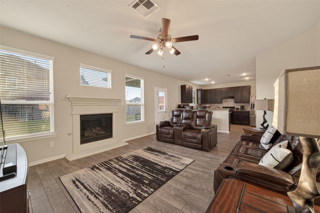 128 Shining Point Drive, Waller, TX 77484