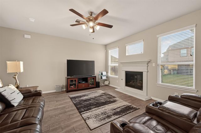 128 Shining Point Drive, Waller, TX 77484