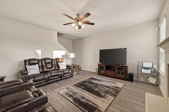 128 Shining Point Drive, Waller, TX 77484