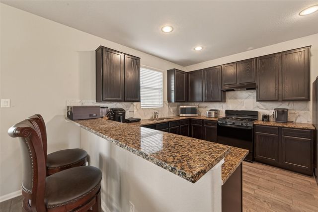 128 Shining Point Drive, Waller, TX 77484