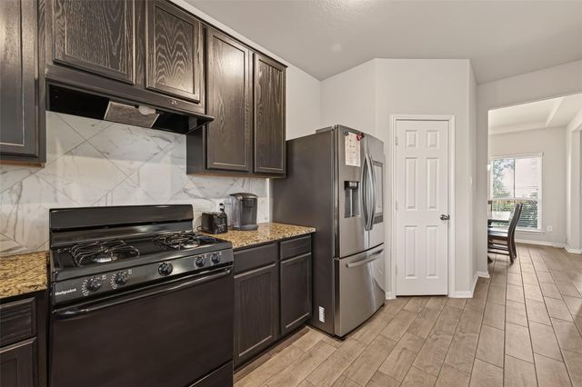 128 Shining Point Drive, Waller, TX 77484