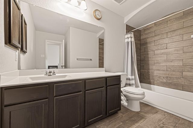 128 Shining Point Drive, Waller, TX 77484