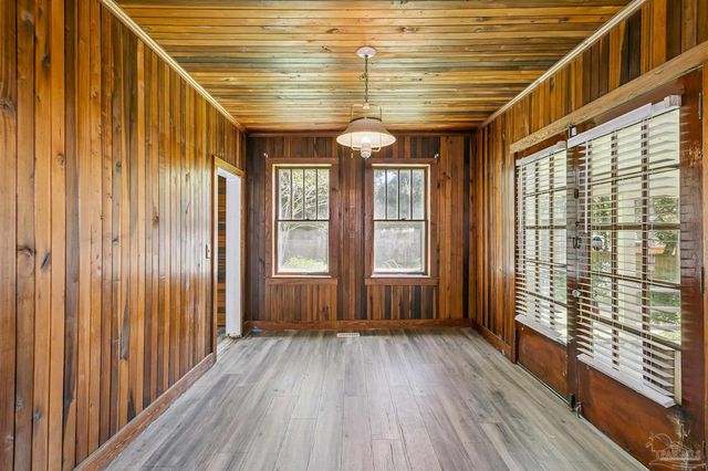 1804 Grundy St, Pensacola, FL 32507