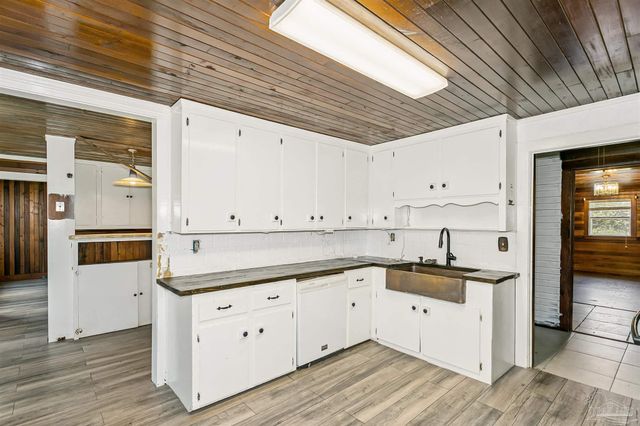 1804 Grundy St, Pensacola, FL 32507