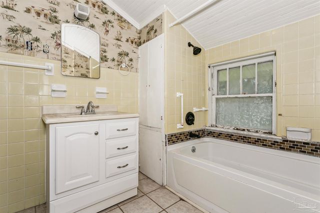 1804 Grundy St, Pensacola, FL 32507