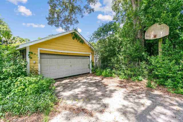 1804 Grundy St, Pensacola, FL 32507