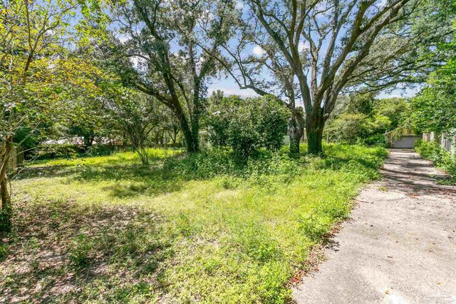 1804 Grundy St, Pensacola, FL 32507