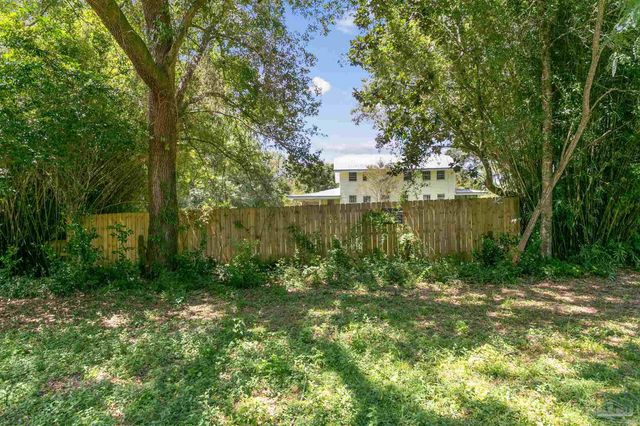 1804 Grundy St, Pensacola, FL 32507